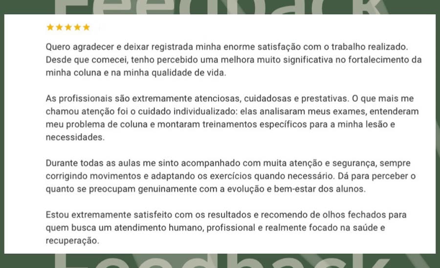 Depoimento de aluno da Soliê Pilates com cinco estrelas. Cita melhora significativa no fortalecimento da coluna e qualidade de vida, atendimento individualizado com análise de exames, correção em tempo real, e recomenda de olhos fechados.